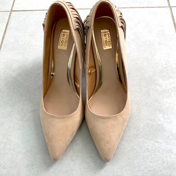 Beige pumps - size 10 - Picture 4 of 10